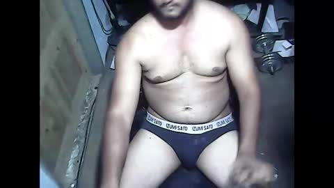 Snapshot of amorousr chatting on 02-14-25, 07:23 SubboyShivan online show from 02-14-25, 07:23