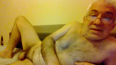 Snapshot of amstel69 chatting on 01-06-26, 05:49 amstel69 online show from 01-06-26, 05:49