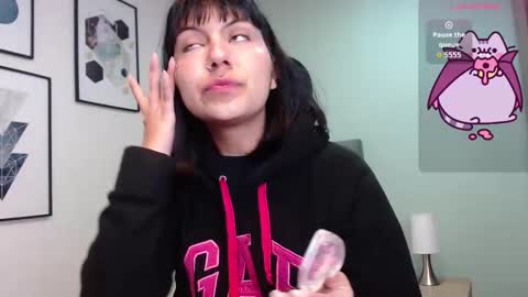 Snapshot of amy__adams1 chatting on 10-27-25, 04:05 Amy 3 online show from 10-27-25, 04:05