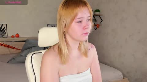 Snapshot of amy_kimberlly chatting on 10-24-25, 12:30 Amy online show from 10-24-25, 12:30