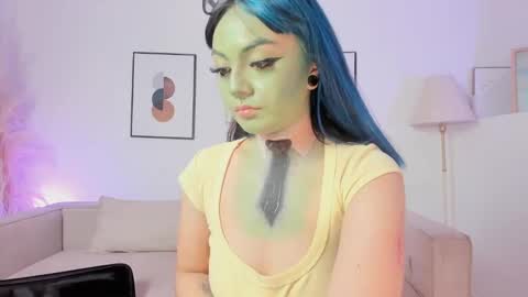 Snapshot of amy_lit chatting on 11-14-25, 08:29 Hello I am Allison Welcome to my room and let is have a good time together whith me online show from 11-14-25, 08:29