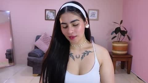 Snapshot of amy_lovelydoll chatting on 10-01-25, 08:26 Amy online show from 10-01-25, 08:26