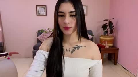 Snapshot of amy_lovelydoll chatting on 11-01-25, 08:00 Amy online show from 11-01-25, 08:00