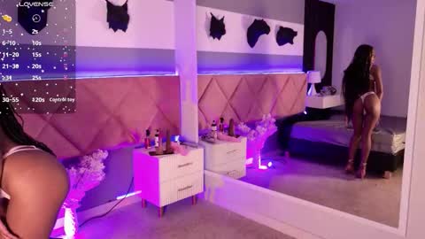 Snapshot of amy_miller2 chatting on 10-01-25, 08:04 Amy online show from 10-01-25, 08:04