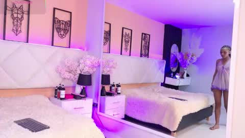 Snapshot of amy_miller2 chatting on 11-13-25, 08:30 Amy online show from 11-13-25, 08:30