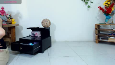 Snapshot of amy_mur chatting on 05-13-26, 06:38 amy mur online show from 05-13-26, 06:38