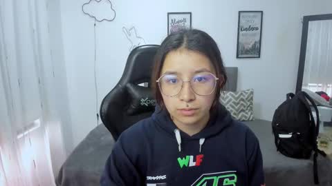 Amy sophia 3 online show from 10-03-25, 12:02