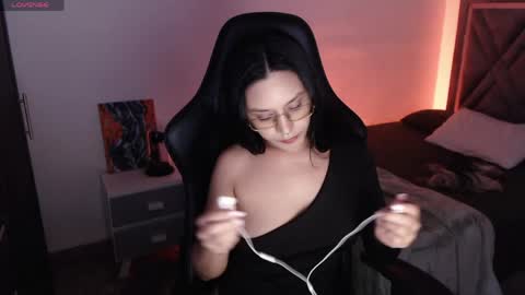 Snapshot of amy_stiward chatting on 05-23-26, 08:46 Mia Cristancho online show from 05-23-26, 08:46