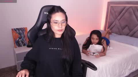 Snapshot of amy_stiward chatting on 06-05-26, 07:41 Mia Cristancho online show from 06-05-26, 07:41