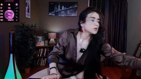 Snapshot of amy_versatile chatting on 11-18-25, 02:17 Amy online show from 11-18-25, 02:17