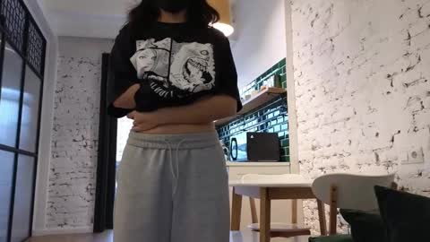 Snapshot of amyalwayshere chatting on 02-05-25, 01:22 girl next door named Amy online show from 02-05-25, 01:22