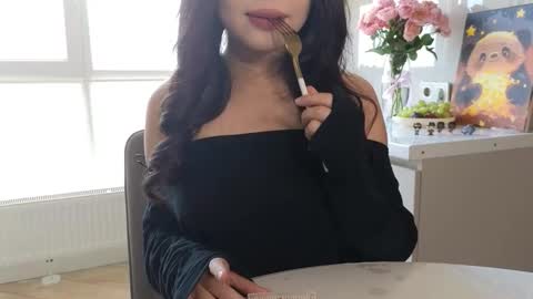 Snapshot of amyalwayshere chatting on 10-22-25, 05:19 girl next door named Amy online show from 10-22-25, 05:19