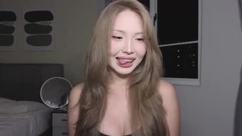 Snapshot of amyalwayshere chatting on 11-25-25, 03:34 girl next door named Amy online show from 11-25-25, 03:34