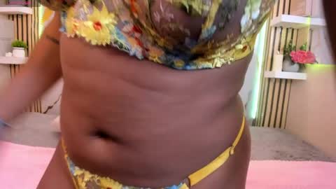 Snapshot of amybarton chatting on 05-17-26, 06:37 My name is AMY... Nice to meet you thumb up me please its important online show from 05-17-26, 06:37