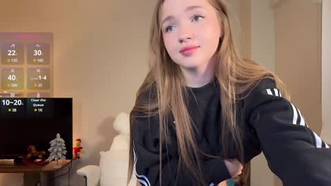 Snapshot of amyjj chatting on 12-23-24, 06:22 Amy online show from 12-23-24, 06:22