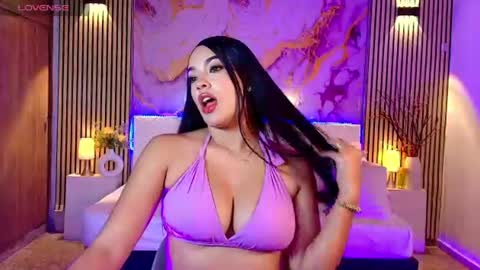 Snapshot of amyjohnsonn chatting on 07-13-26, 07:44 amyjohnsonn online show from 07-13-26, 07:44