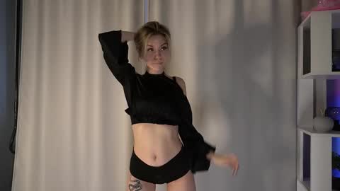 Snapshot of amylanee chatting on 01-18-26, 08:51 amylanee online show from 01-18-26, 08:51