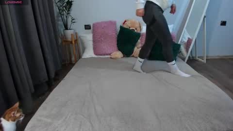 Snapshot of amymilson chatting on 02-23-25, 06:01 amymilson online show from 02-23-25, 06:01