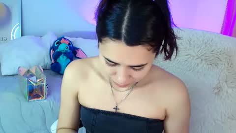 Snapshot of amyolimpo chatting on 06-26-26, 02:27 Amy ... Nice to meet u thumb up me please its important online show from 06-26-26, 02:27