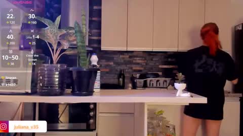 Snapshot of amypond__ chatting on 12-06-24, 09:24 Amy online show from 12-06-24, 09:24