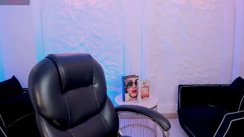 Snapshot of amyrosse_x chatting on 06-21-26, 04:15 AMY R online show from 06-21-26, 04:15