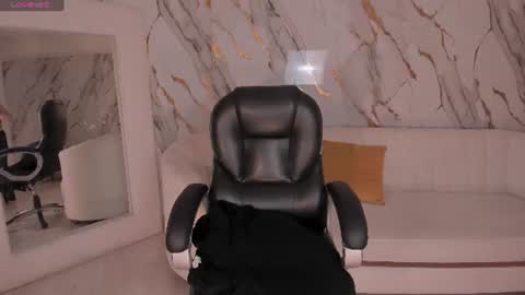 Snapshot of amyrosse_x chatting on 07-10-26, 02:27 AMY R online show from 07-10-26, 02:27