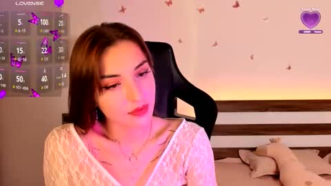 amyvilvet online show from 10-25-25, 08:58