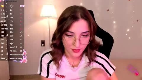 amyvilvet online show from 11-17-25, 06:14