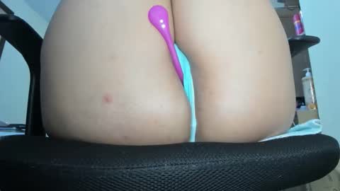 Snapshot of amywalker01 chatting on 09-25-25, 09:51 amy online show from 09-25-25, 09:51