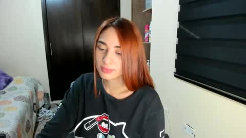 Snapshot of amywalker01 chatting on 10-09-25, 07:01 amy online show from 10-09-25, 07:01