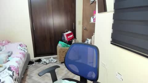 Snapshot of amywalker01 chatting on 01-08-26, 09:50 amy online show from 01-08-26, 09:50