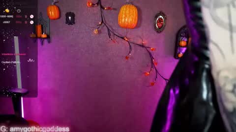 Snapshot of amywhitenessxx chatting on 10-18-25, 11:44 Amy switch Goddess divine Mistress online show from 10-18-25, 11:44