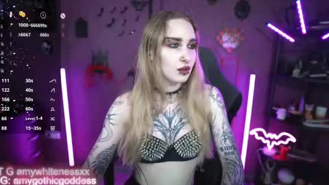 Snapshot of amywhitenessxx chatting on 05-29-26, 02:37 Amy switch Goddess divine Mistress online show from 05-29-26, 02:37