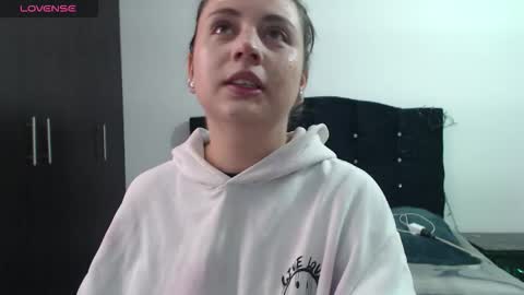 Snapshot of ana_arms_ chatting on 02-25-26, 02:05 ana_arms_ online show from 02-25-26, 02:05