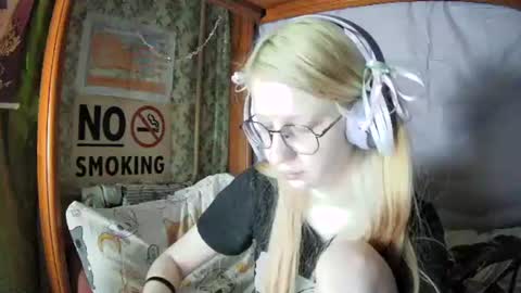 Snapshot of ana_dewitt chatting on 03-04-25, 11:11 ana dewitt online show from 03-04-25, 11:11