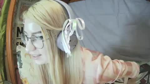 Snapshot of ana_dewitt chatting on 03-07-25, 09:17 ana dewitt online show from 03-07-25, 09:17