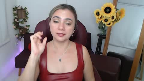 Snapshot of ana_hotmilf chatting on 06-11-26, 12:32 Ana online show from 06-11-26, 12:32