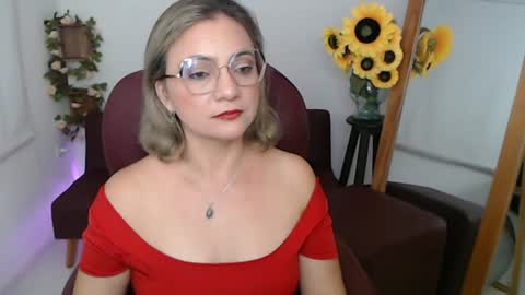 Snapshot of ana_hotmilf chatting on 06-19-26, 11:52 Ana online show from 06-19-26, 11:52