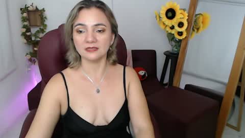 Snapshot of ana_hotmilf chatting on 07-18-26, 12:04 Ana online show from 07-18-26, 12:04