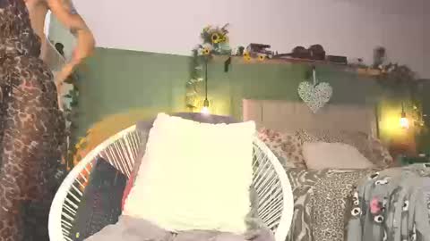 Snapshot of ana_jasper chatting on 09-08-25, 09:03 Ana Maria online show from 09-08-25, 09:03