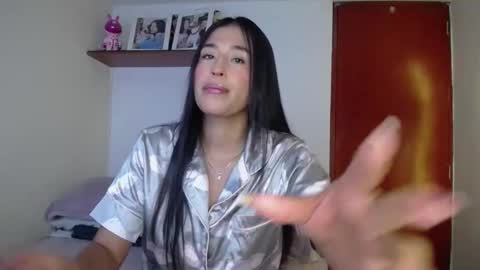 Snapshot of ana_m_ chatting on 10-31-25, 09:10 Ana online show from 10-31-25, 09:10