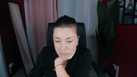 Snapshot of ana_mills chatting on 09-16-25, 10:05 Ana online show from 09-16-25, 10:05