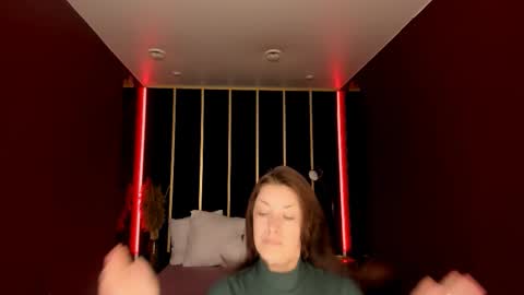 Snapshot of ana_mills chatting on 10-01-25, 10:10 Ana online show from 10-01-25, 10:10