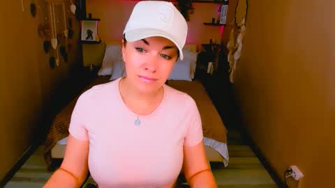 Snapshot of ana_mills chatting on 10-22-25, 03:12 Ana online show from 10-22-25, 03:12