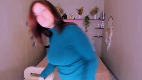 Snapshot of ana_mills chatting on 11-12-25, 03:34 Ana online show from 11-12-25, 03:34