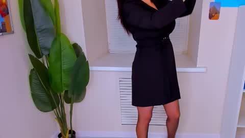 Snapshot of ana_mills chatting on 11-21-25, 03:22 Ana online show from 11-21-25, 03:22