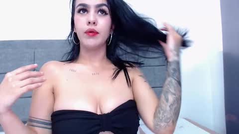 Ana Paula online show from 11-28-25, 01:14