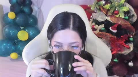 Snapshot of ana_ruuh chatting on 12-09-24, 09:58 Im anna but you can call me as you want online show from 12-09-24, 09:58