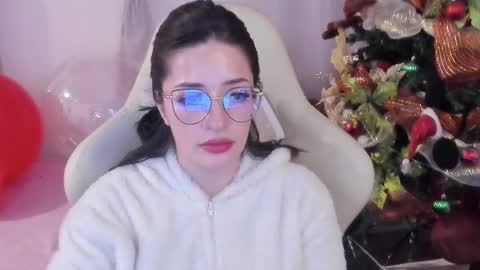 Snapshot of ana_ruuh chatting on 12-20-24, 01:14 Im anna but you can call me as you want online show from 12-20-24, 01:14