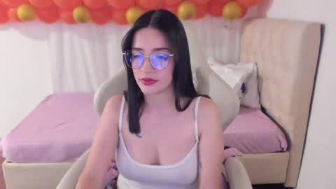 Snapshot of ana_ruuh chatting on 02-18-25, 02:16 Im anna but you can call me as you want online show from 02-18-25, 02:16